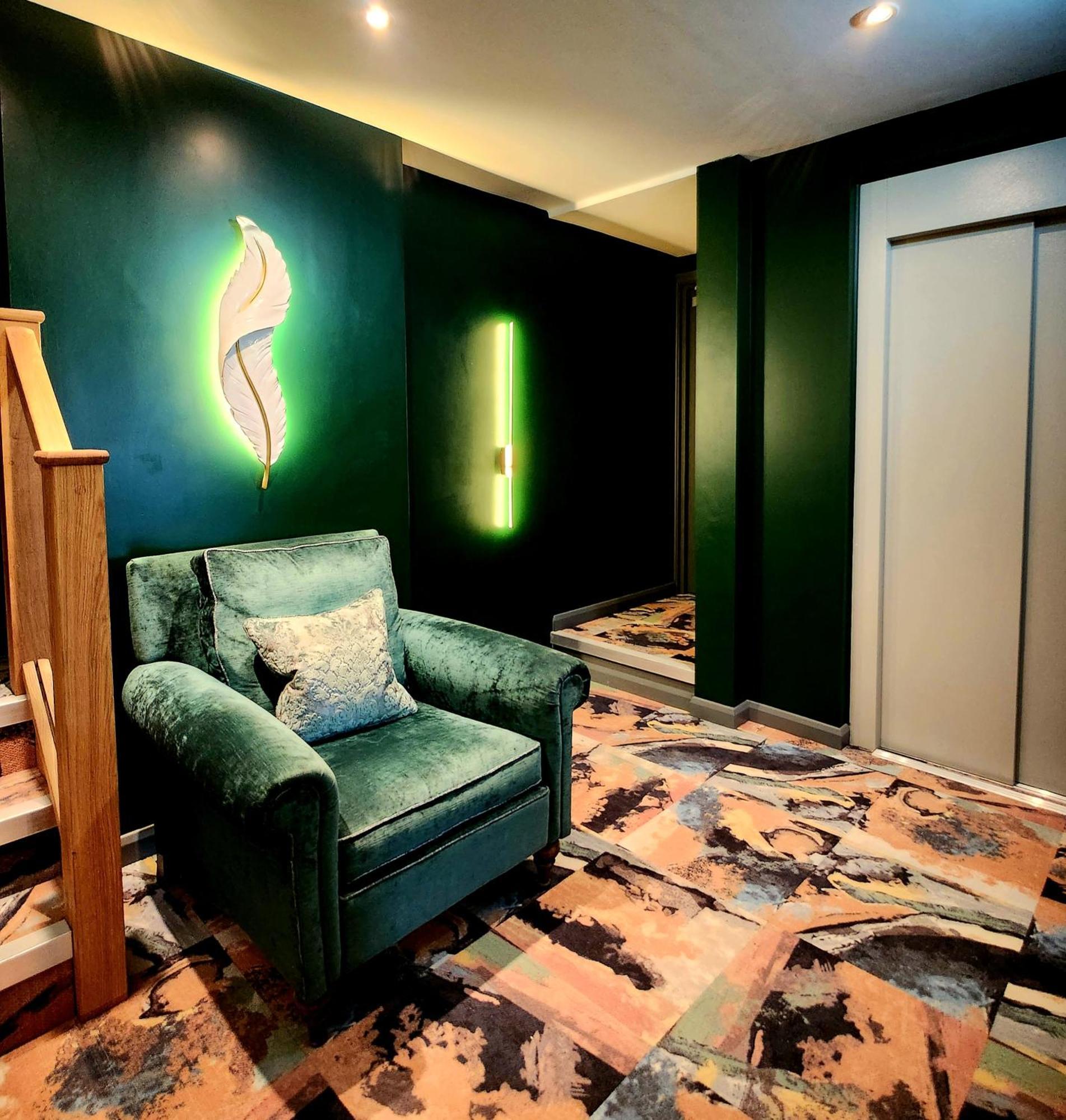 Pinnacle Suites Hotel คาวส์ ภายนอก รูปภาพ