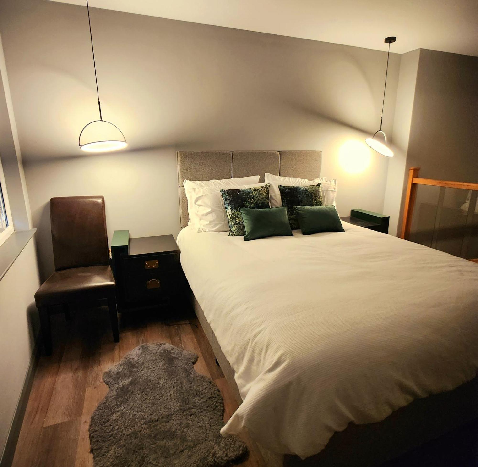 Pinnacle Suites Hotel คาวส์ ภายนอก รูปภาพ