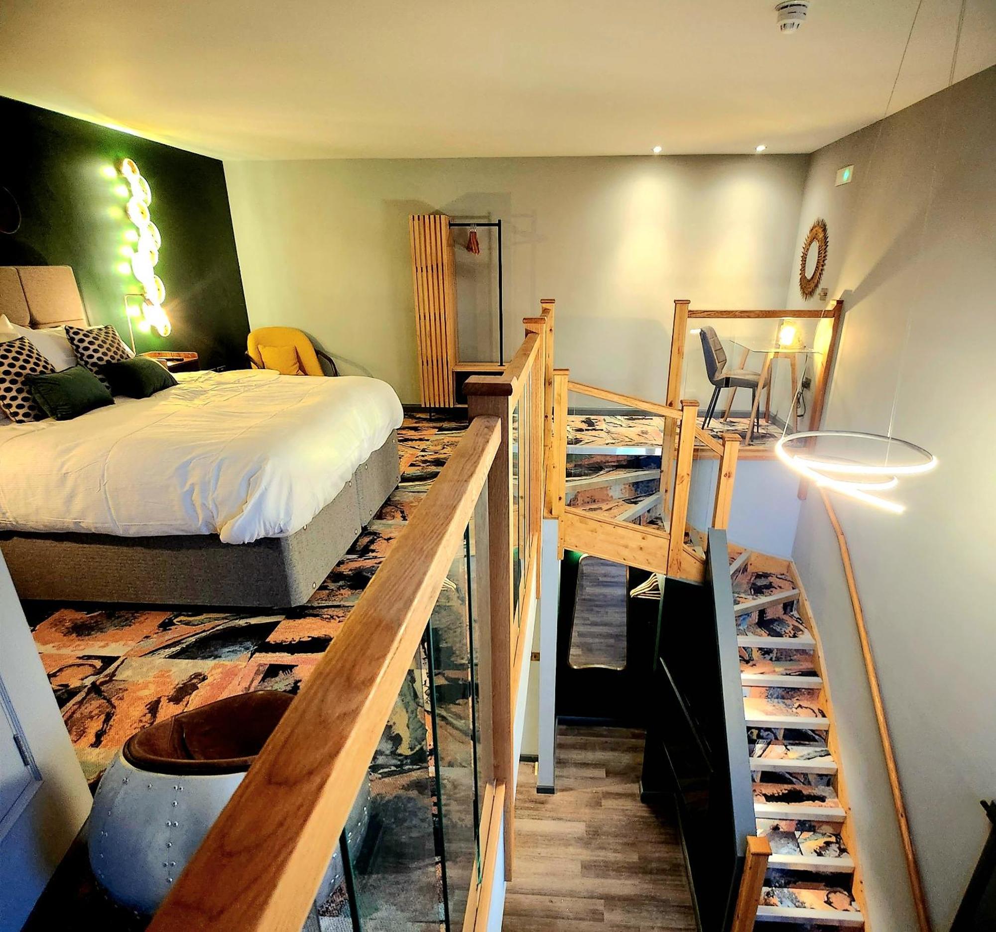 Pinnacle Suites Hotel คาวส์ ภายนอก รูปภาพ
